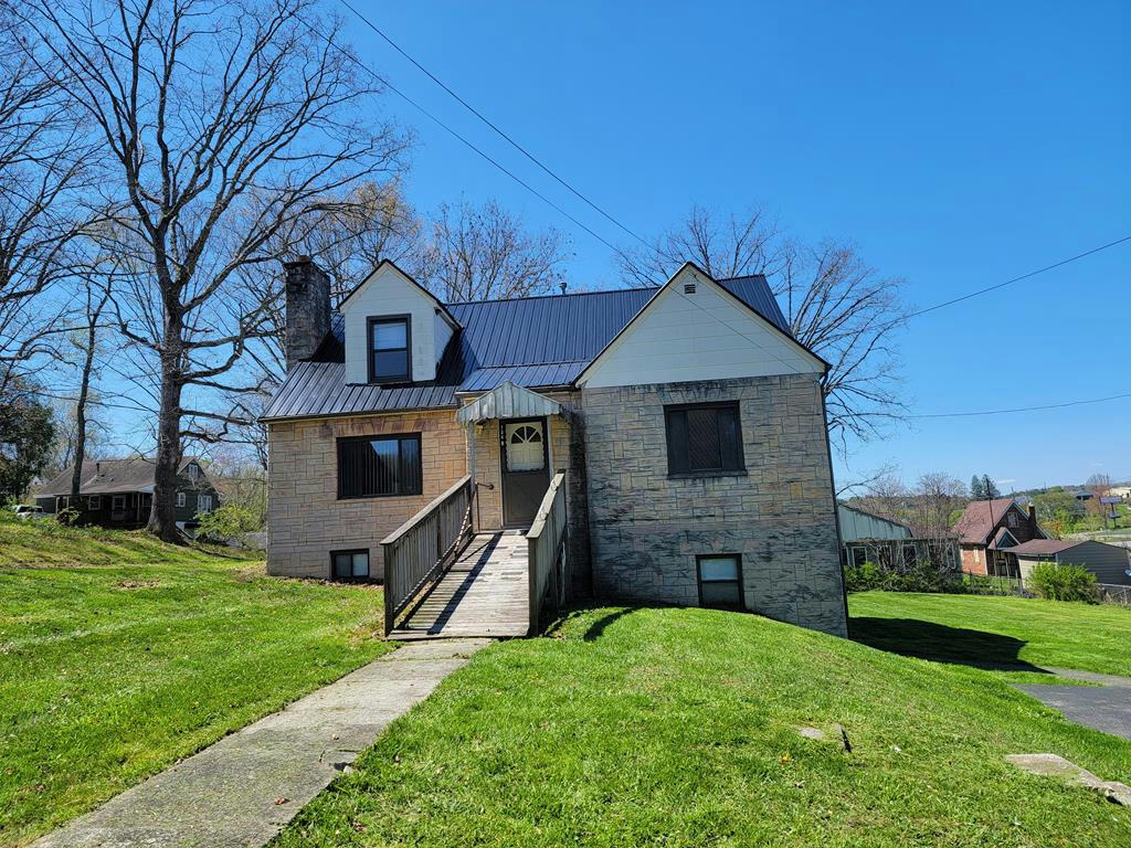 134 LURAY ST, BECKLEY, WV 25801, photo 1 of 26