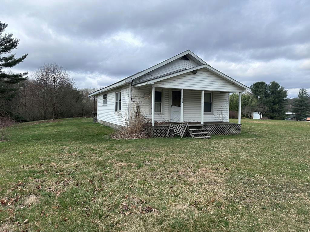 504 OAK GROVE RD, BECKLEY, WV 25801, photo 1 of 4