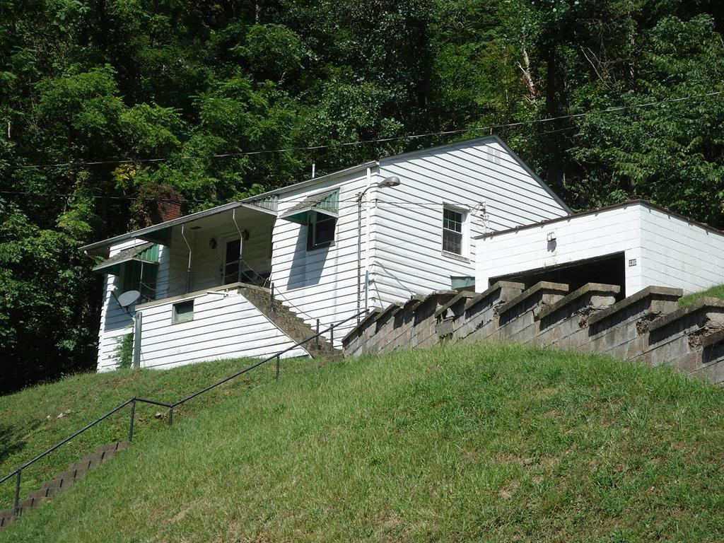 190 CENTRAL AVE, WELCH, WV 24801, photo 1 of 7